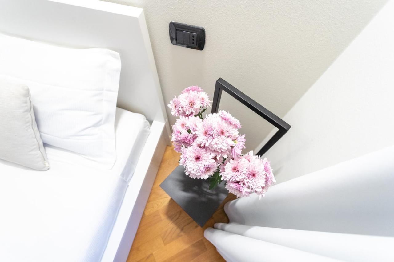 White Flat In Como City Center By Rent All Como Eksteriør billede